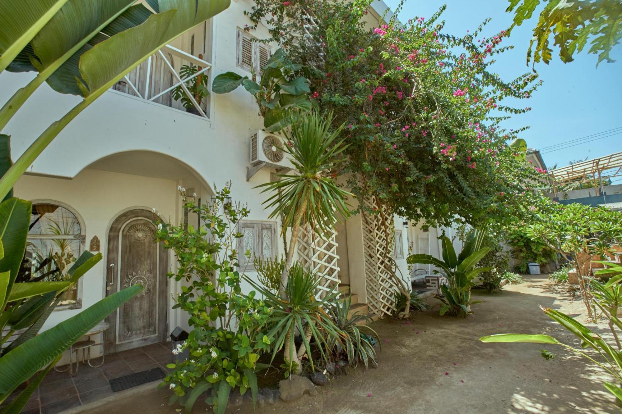 Isla Indah Retreat Boutique Hotel Lembongan Exterior photo