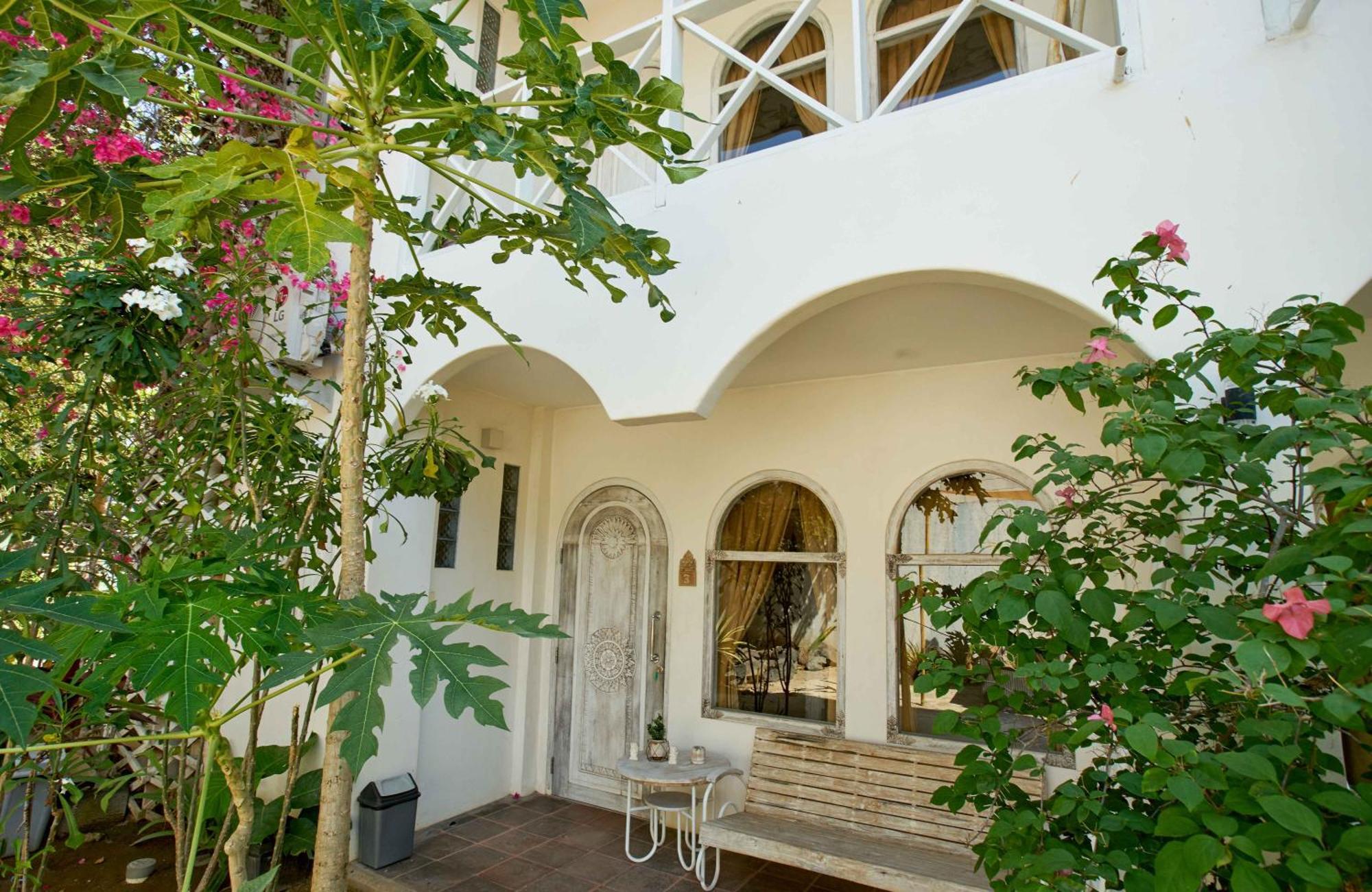 Isla Indah Retreat Boutique Hotel Lembongan Exterior photo