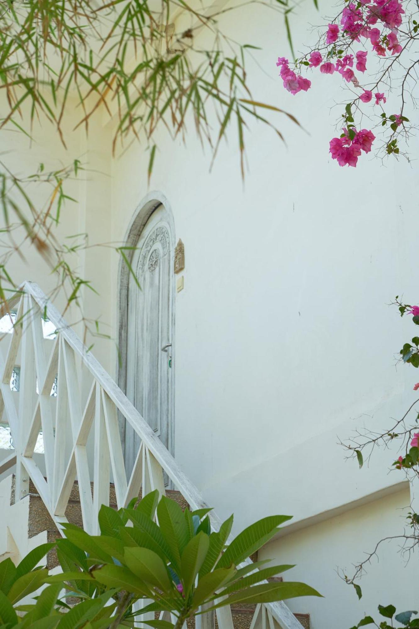 Isla Indah Retreat Boutique Hotel Lembongan Exterior photo
