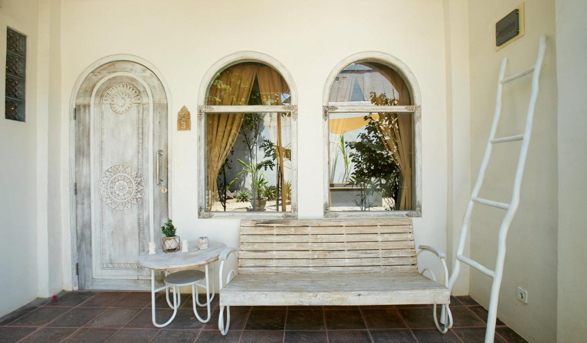 Isla Indah Retreat Boutique Hotel Lembongan Exterior photo
