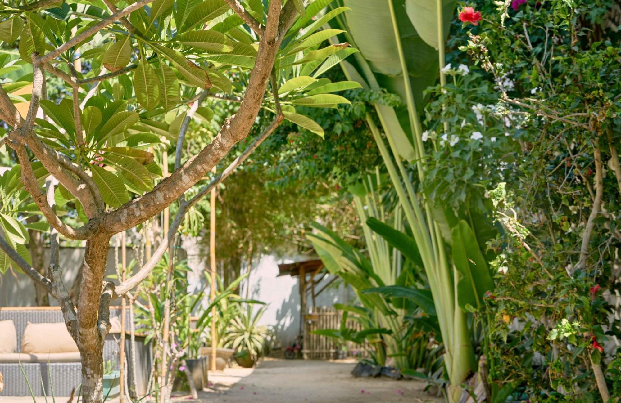 Isla Indah Retreat Boutique Hotel Lembongan Exterior photo